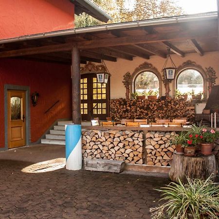 Landgasthof Zur Quelle Seeshaupt Exterior photo