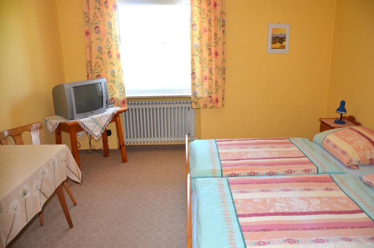 Landgasthof Zur Quelle Seeshaupt Room photo